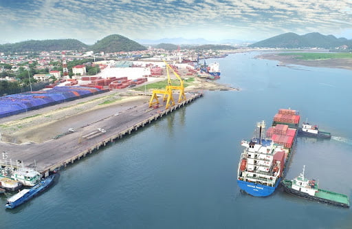 Cảng Cửa Lò - cảng biển lớn nhất Việt Nam