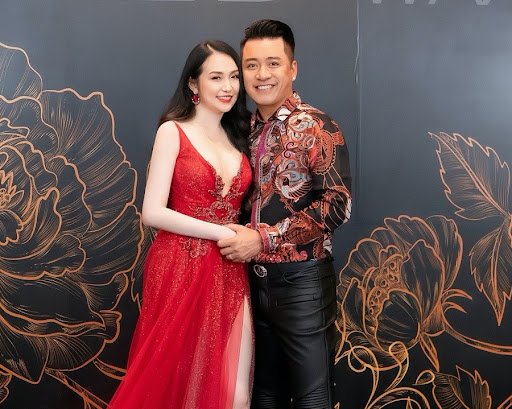 Cặp đôi đẹp nổi tiếng nhất showbiz Việt hiện nay Tuấn Hưng - Thu Hương